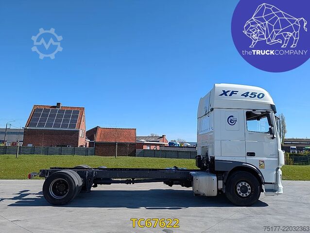 Chassis with cab DAF XF 450