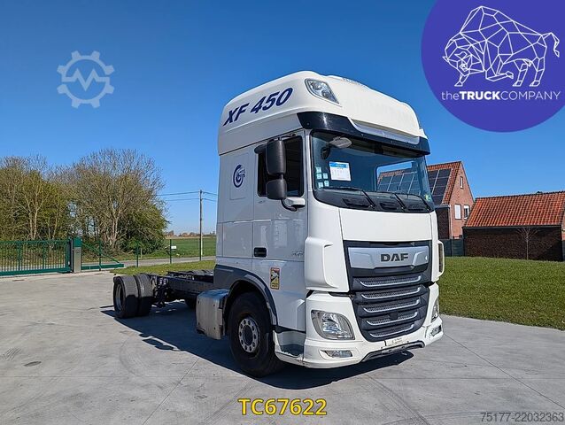 Chassis with cab DAF XF 450