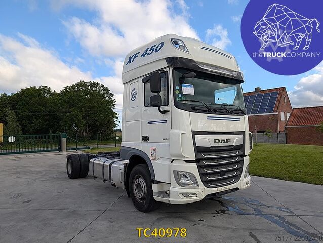 Chassis with cab DAF XF 450