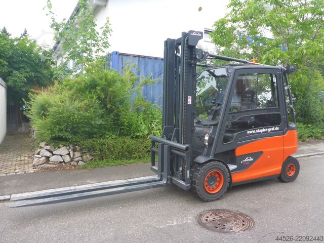 Electric 4-wheel forklift Linde E50 HL -01/600