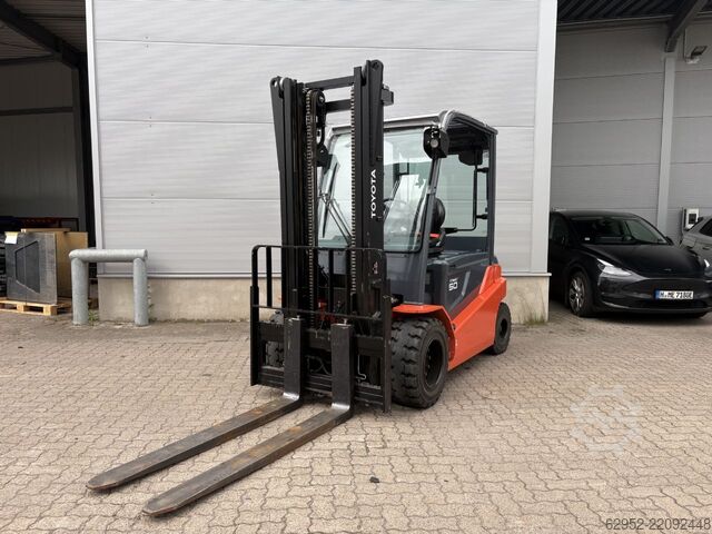 Electric 4-wheel forklift Toyota 8 FBMT 50, 280h!