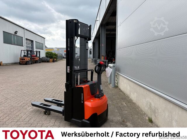 High Lift stacker Toyota SWE 120 L / Akku neu!