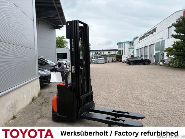 High Lift stacker Toyota SWE 120 L / Akku neu!