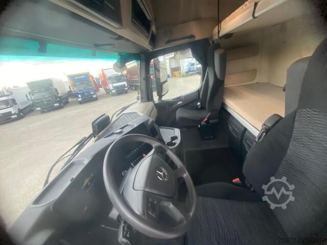 Standard tractor unit  Actros 1845 LS nRL Low Liner