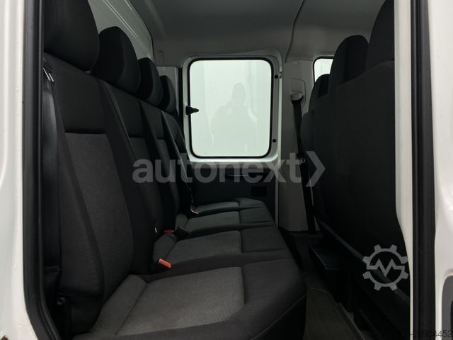 Pick-up van VOLKSWAGEN Crafter 35 DoKa 4MOTION *Pritsche+Plane* AHK 2,5