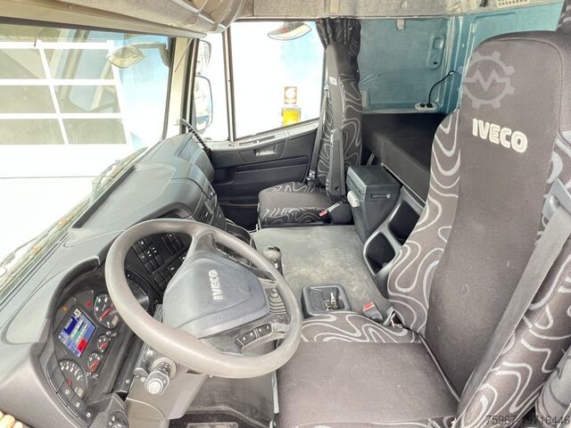 Truck with fixed flatbed and crane Iveco Stralis 480