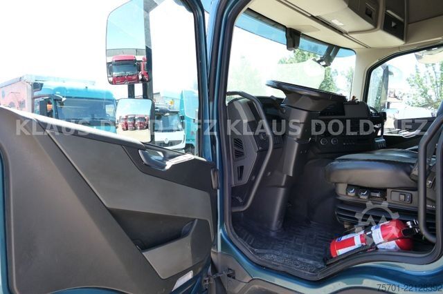Standard tractor unit VOLVO FM 460 Globetrotter Navi XL-Tank Euro 6