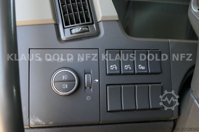 Standard tractor unit VOLVO FM 460 Globetrotter Navi XL-Tank Euro 6