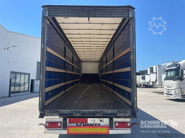 Auflieger mit Pritsche & Plane Schmitz Cargobull Semitrailer Curtainsider Mega