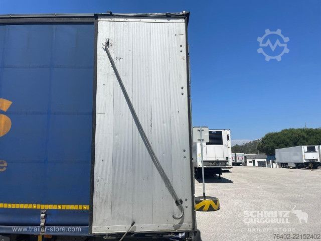 Auflieger mit Pritsche & Plane Schmitz Cargobull Semitrailer Curtainsider Mega
