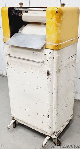 Croissant shaping machine Werner & Pfleiderer WP 300