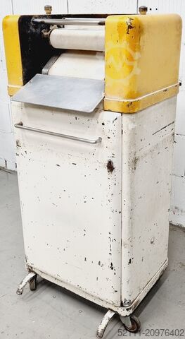 Croissant shaping machine Werner & Pfleiderer WP 300