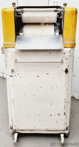 Croissant shaping machine Werner & Pfleiderer WP 300