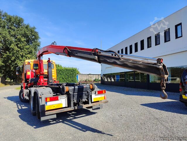 Hakenarmsystem MAN TGA 28.310 Container / Fassi F130
