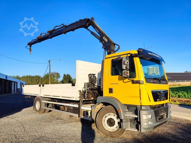 Ladepritsche MAN TGM 18.250 Open box + HIAB 166-3