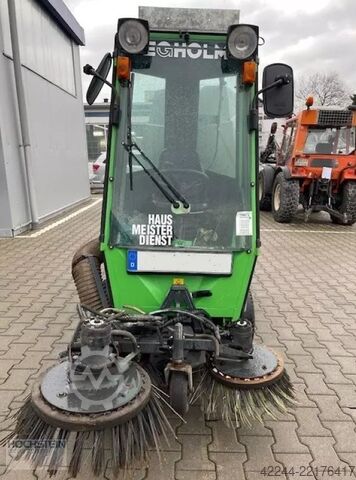 Kehrmaschine / Geräteträger Egholm Park Ranger 2150