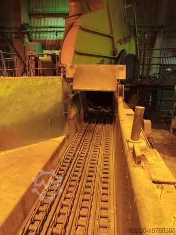 Debarking plant for logs. KMW 