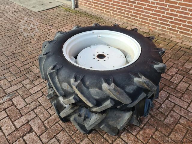 Wheel with tyre  Trekker banden - Gebruikt