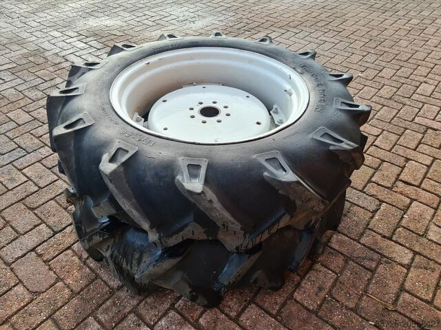 Wheel with tyre  Trekker banden - Gebruikt