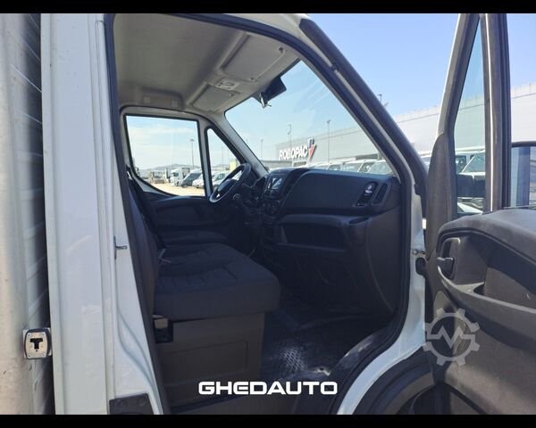 Minibus IVECO 35C14H BOX + SPONDA