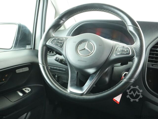 Panel van Mercedes-Benz Vito 114 CDI Kasten Lang AHK AUT DynLicht Kam.