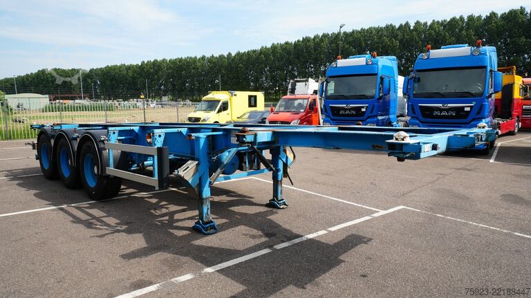 Container transportation Groenewegen 3 Axle container chassis 20/30ft