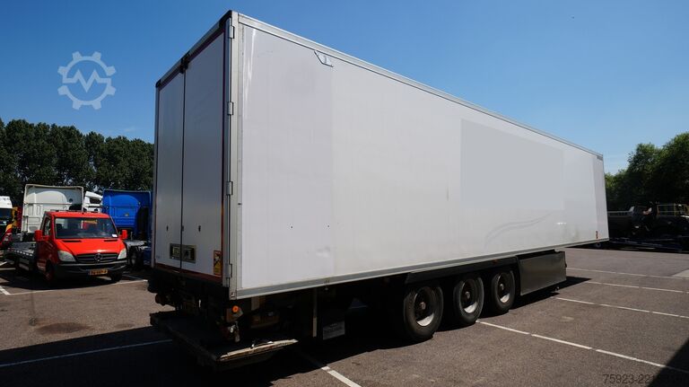 Refrigerated/frozen transport LAMBERET 3 Axle frigo trailer Carrier Vector 1950 Bi-Temp