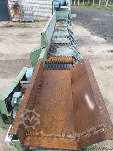 Roller conveyor  