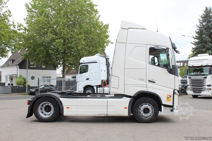 Standard tractor unit Volvo FH 500 Globe   I-Park Cool   VEB+   2 Liegen