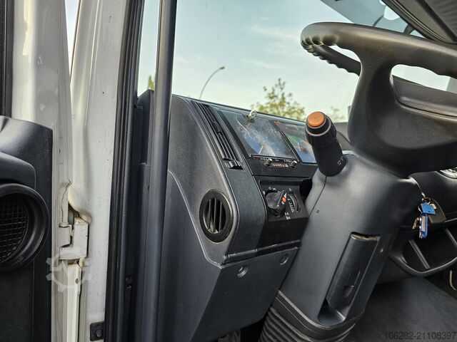 Pritschenwagen Mercedes-Benz 817/42AT7 Palfinger PK 5000 B Werkstatt