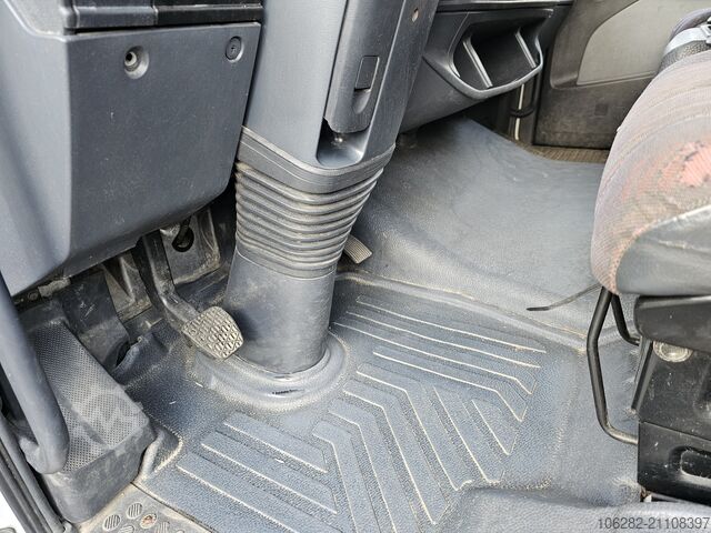 Pritschenwagen Mercedes-Benz 817/42AT7 Palfinger PK 5000 B Werkstatt