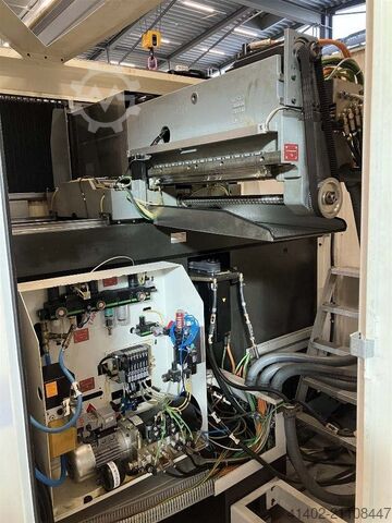 Vert. Bearbeitungszentrum / 5 Achsen Hermle U 1130