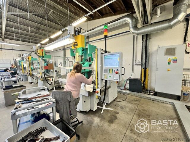 2018 Arburg 275 V 250-70 Schiebetisch Vertikale Spritzgießmaschine Arburg 275 V 250-70 Schiebetisch