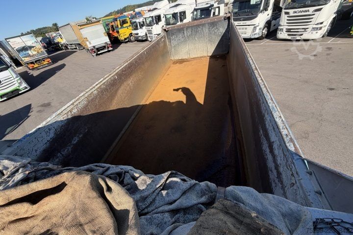 Tipper truck  FMX-500 10x4R Rückwärtskipper / Swiss-Vehicle