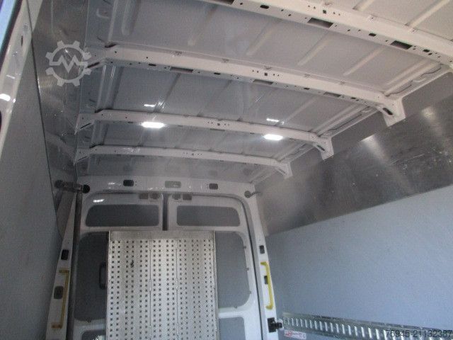 High top van VOLKSWAGEN Crafter, 35 2.0, L4H2, TÜV 06/2026, spez. Aufbau