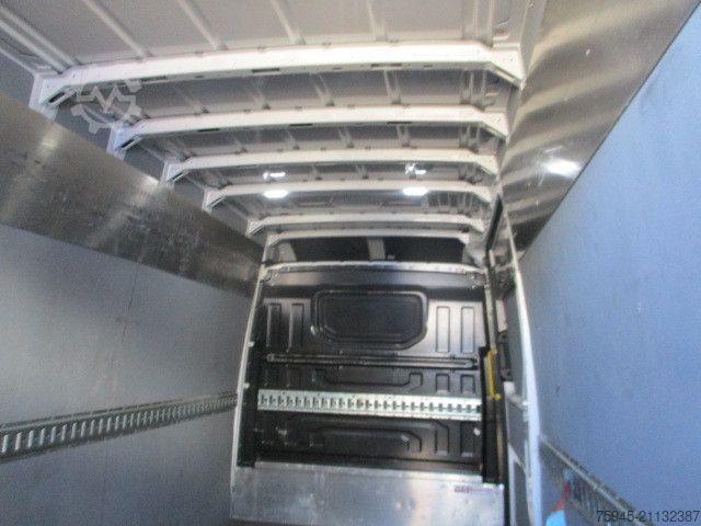 High top van VOLKSWAGEN Crafter, 35 2.0, L4H2, TÜV 06/2026, spez. Aufbau