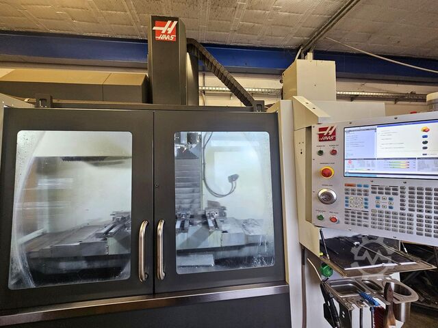 Vertical machining center Haas VF4 SS