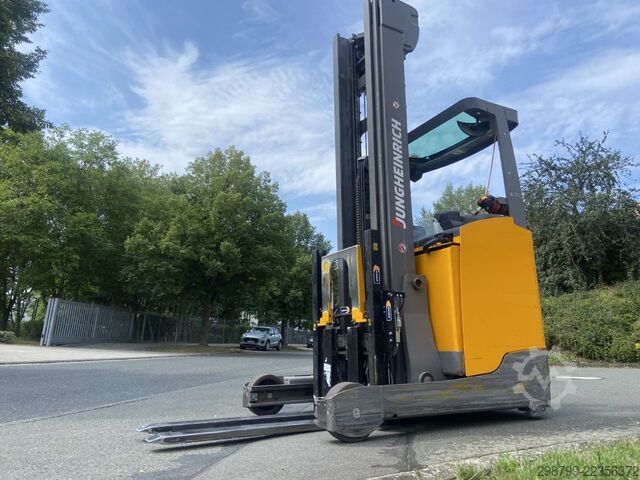 Schubmaststapler Jungheinrich ETV 216