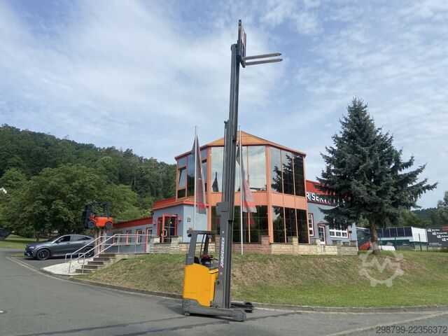 Schubmaststapler Jungheinrich ETV 216