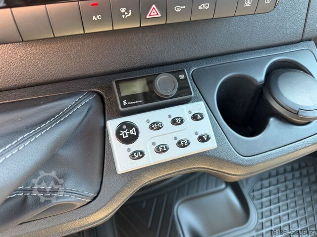 High top van MERCEDES-BENZ Sprinter 516 CDI Maxi Klima LED Werkstatt Standh
