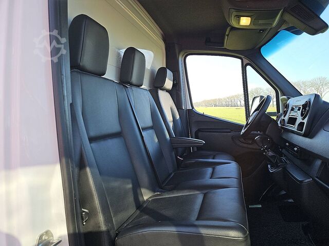 Koffer MERCEDES-BENZ SPRINTER 316 Bakwagen Laadklep!