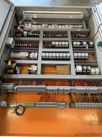 Remote-controlled tensioning trailer MÖHRINGER ROBOCONTROL