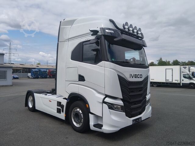 Standard tractor unit Iveco S-Way AS 440 S 50 T/FP Standklima Navi
