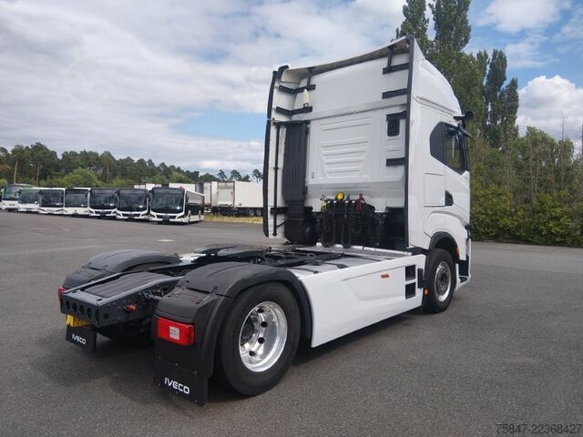 Standard tractor unit Iveco S-Way AS 440 S 50 T/FP Standklima Navi