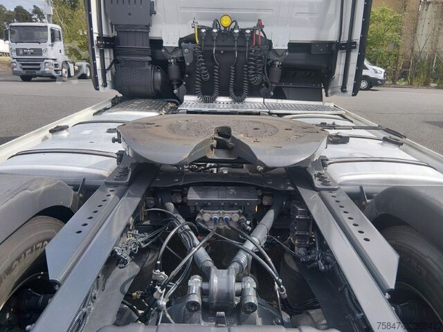 Standard tractor unit Iveco S-Way AS 440 S 50 T/FP Standklima Navi