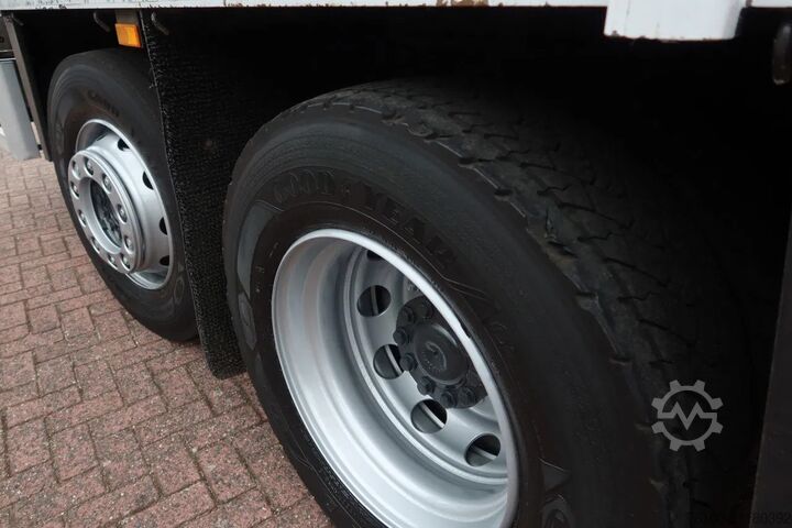 Kranwagen Mercedes-Benz ANTOS 2830 Kraanwagen open Laadbak Fassi F295 +...