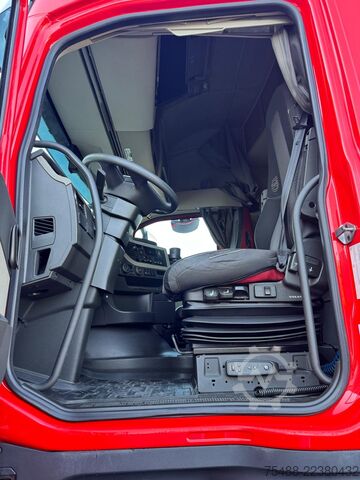 Standard tractor unit VOLVO FH 500