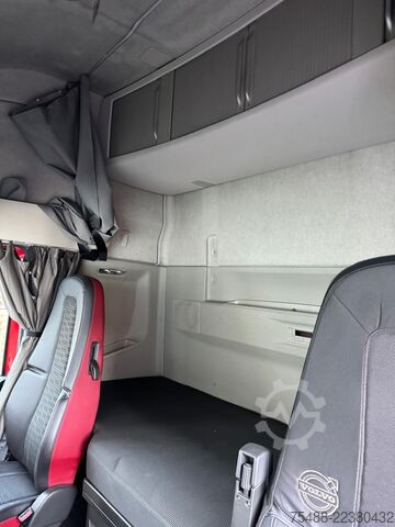 Standard tractor unit VOLVO FH 500