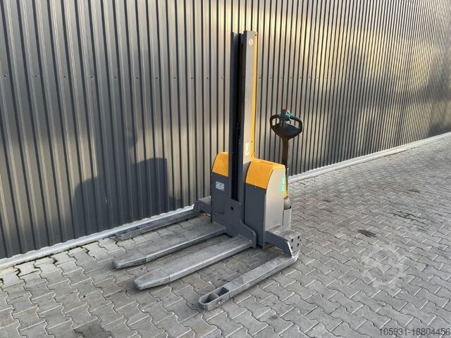 Pedestrian Stacker Jungheinrich EMCB10