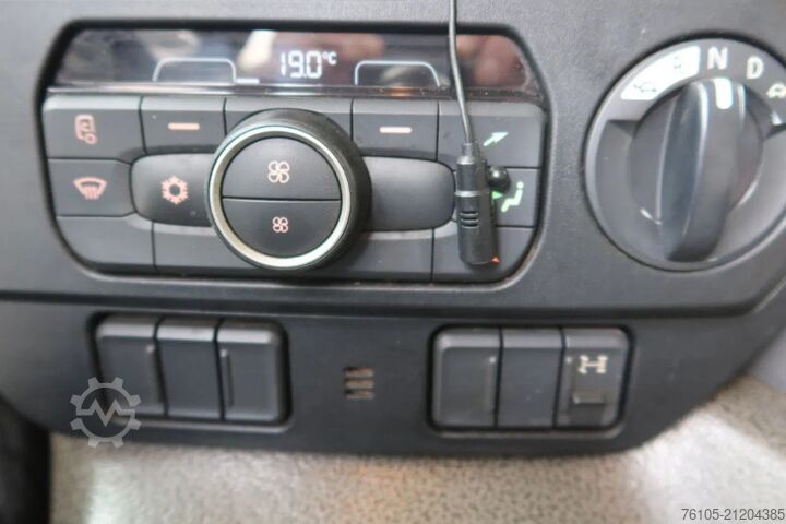 Box body DAF CF 290 FA Bak+ klep Dhollandia 2000 kg